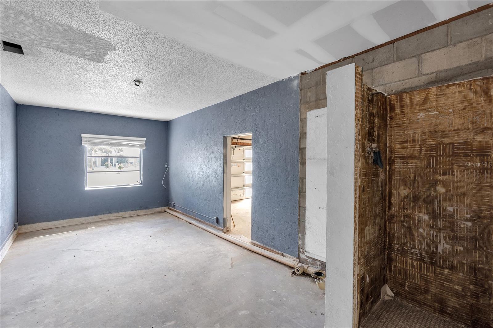 1003; ELLENTON OFF RIVER E OF GREEN BRIDGE - Residential