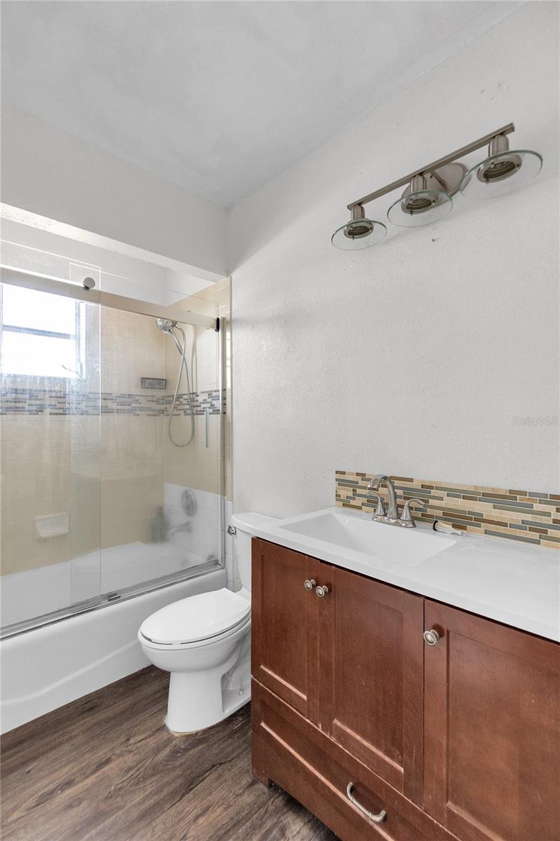 1003; ELLENTON OFF RIVER E OF GREEN BRIDGE - Residential