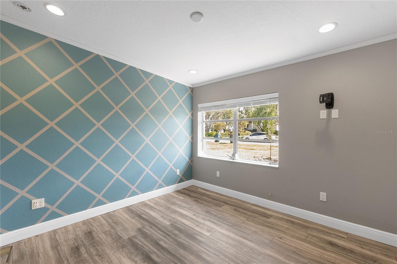 1003; ELLENTON OFF RIVER E OF GREEN BRIDGE - Residential