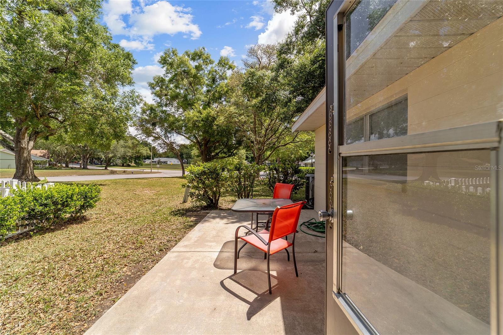 ON TOP OF THE WORLD - Residential