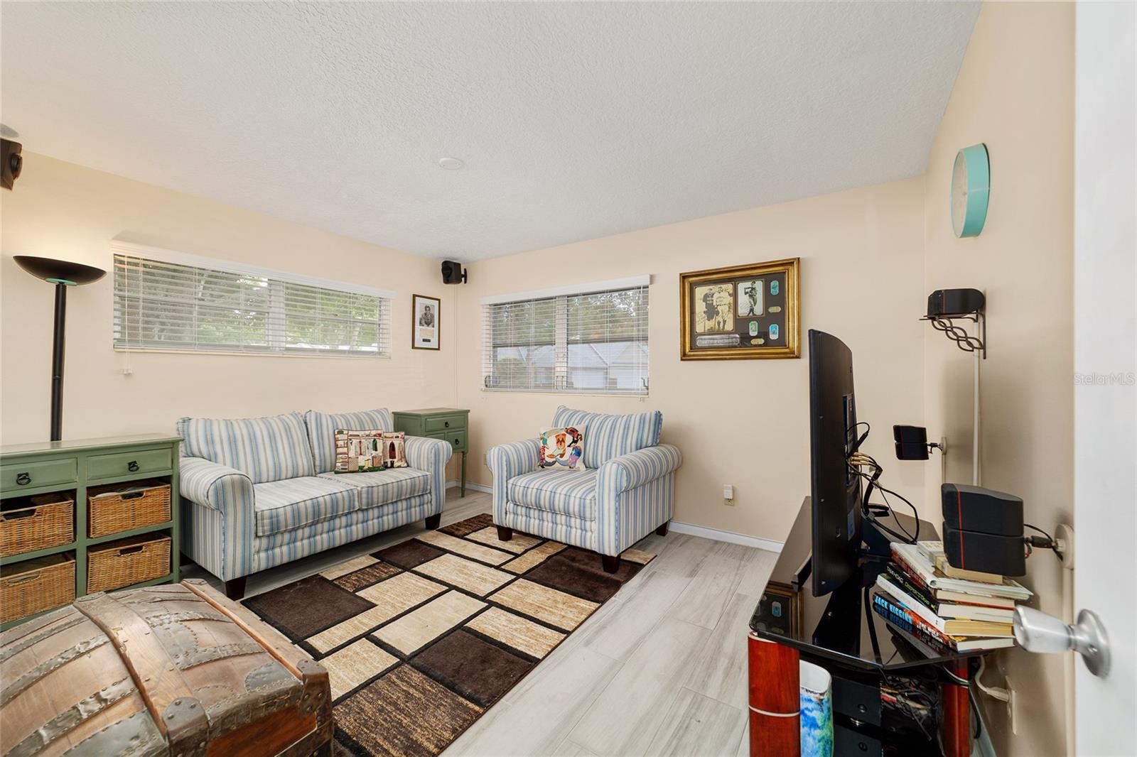 ON TOP OF THE WORLD - Residential