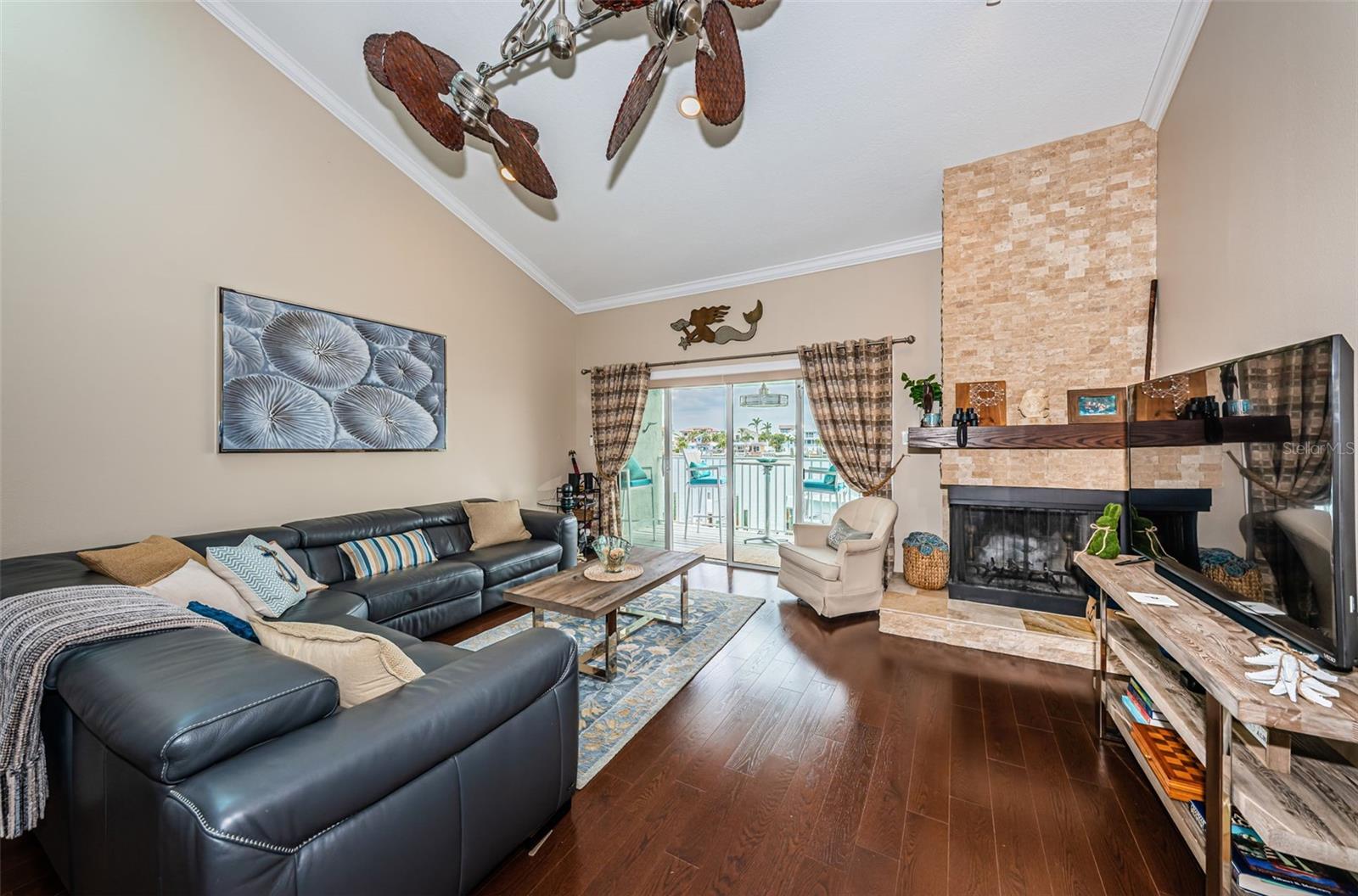 ADMIRALITY THE CONDO - Residential Lease