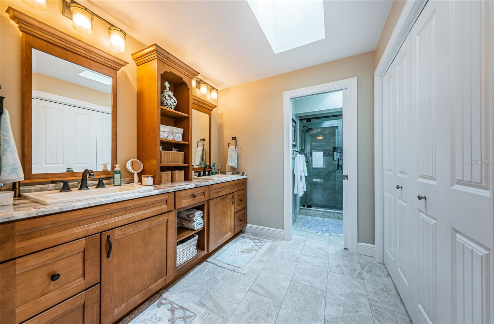 ADMIRALITY THE CONDO - Residential Lease