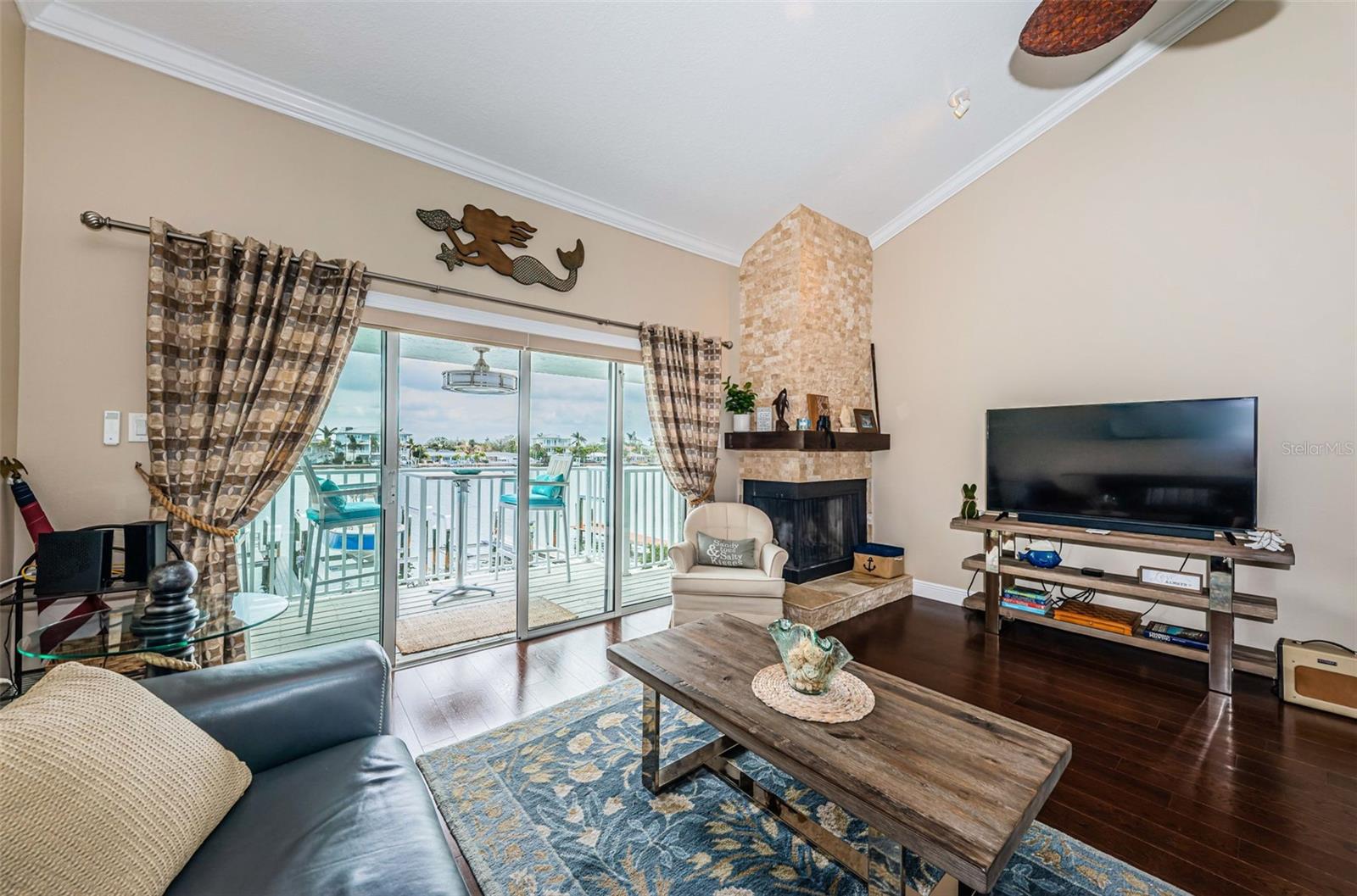 ADMIRALITY THE CONDO - Residential Lease