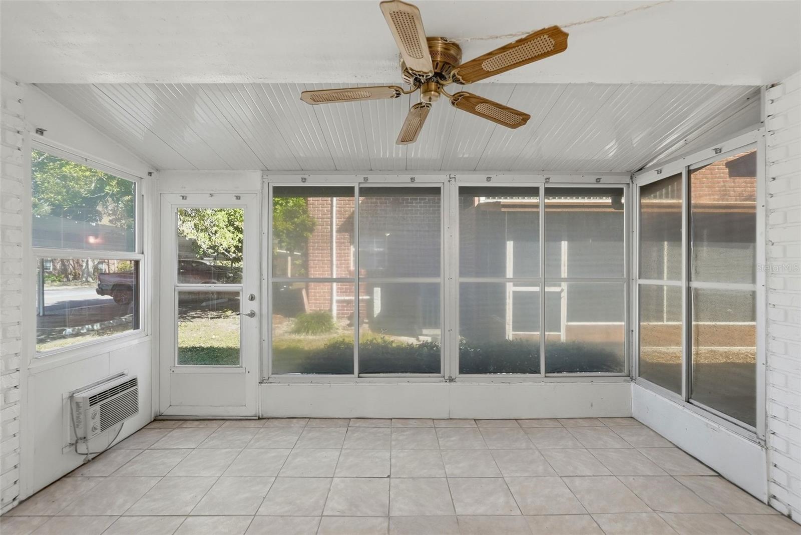 JAMESTOWN CONDO - Residential