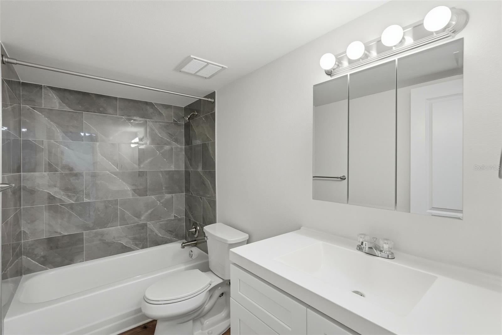 JAMESTOWN CONDO - Residential