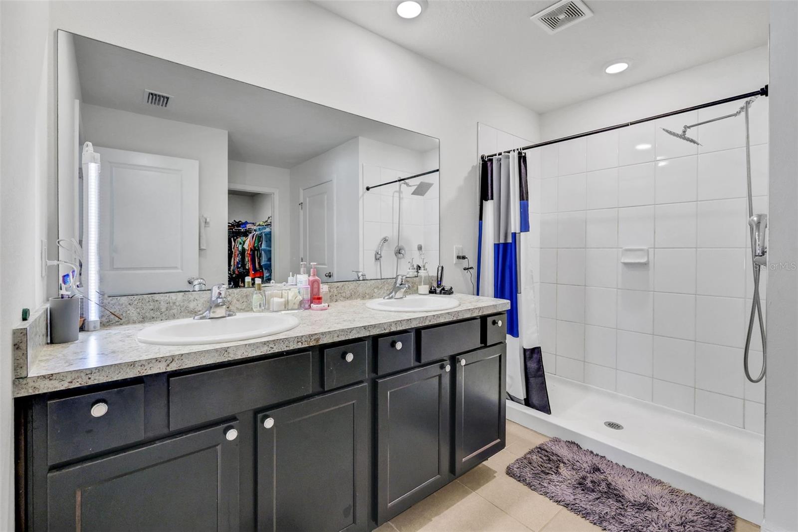 GREYSTONE HILLS - Residential