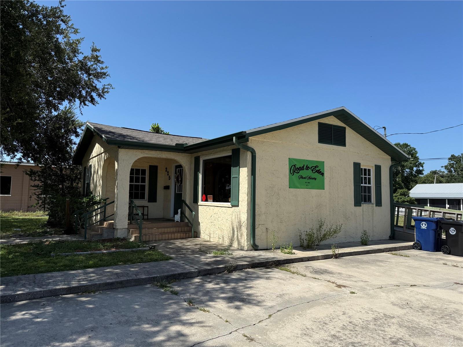 225 N SCENIC HIGHWAY