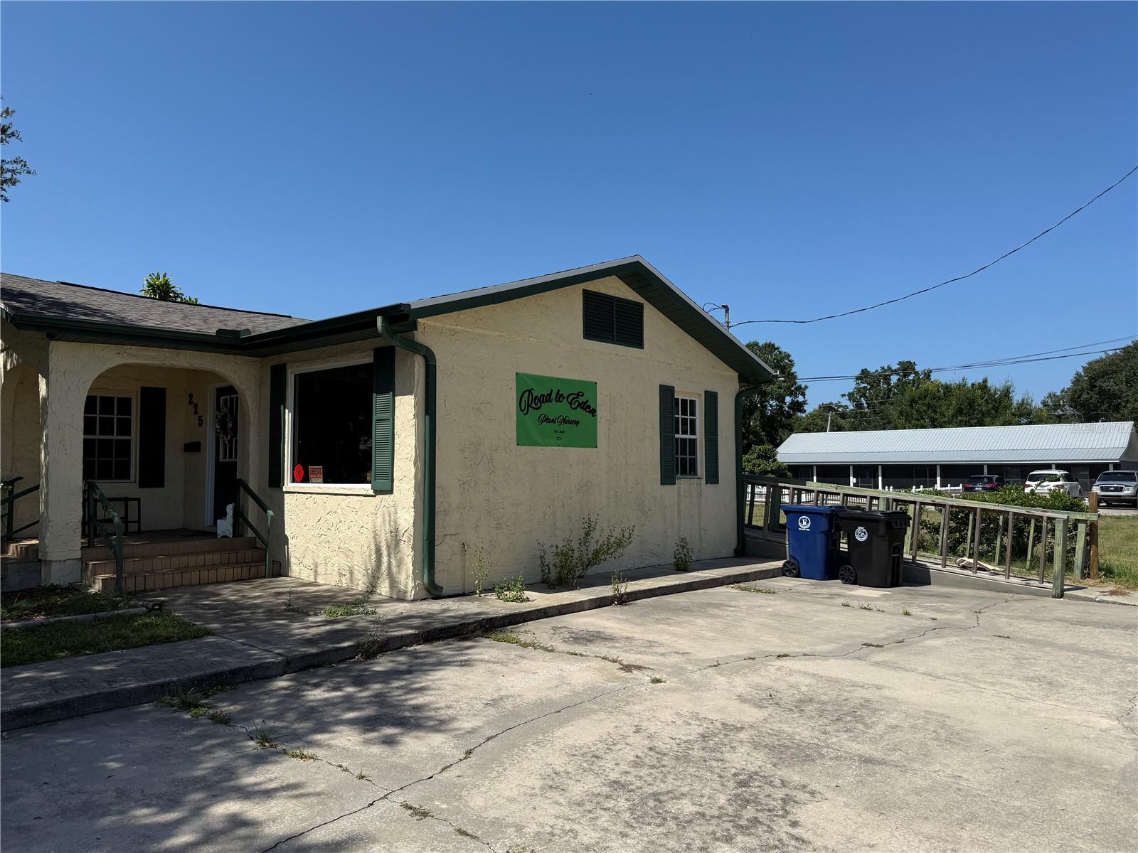 225 N SCENIC HIGHWAY