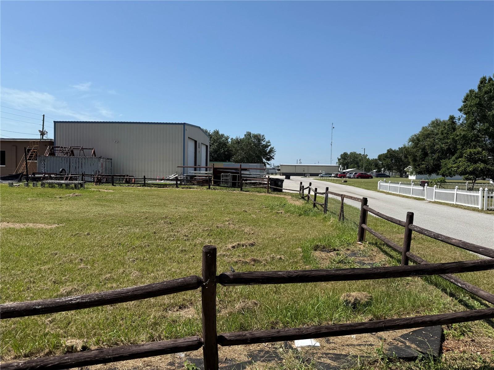 225 N SCENIC HIGHWAY