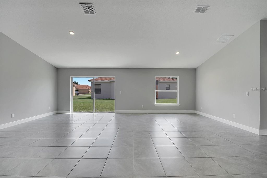 Photo of 408 Cinnamon Drive, Kissimmee, FL 34759 (MLS # S5145008)