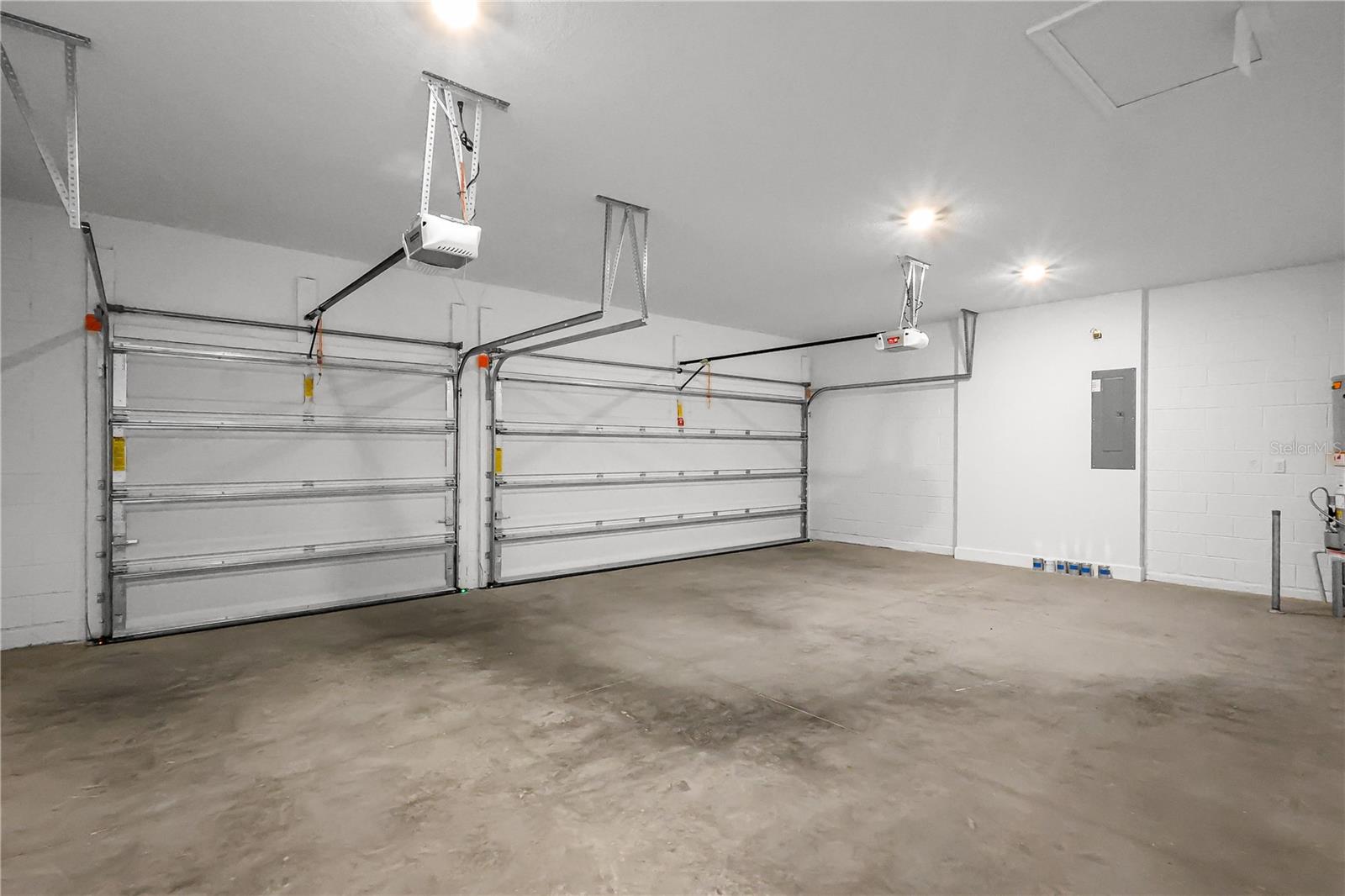 KH CW HAMMOCK OAKS LLC - Residential
