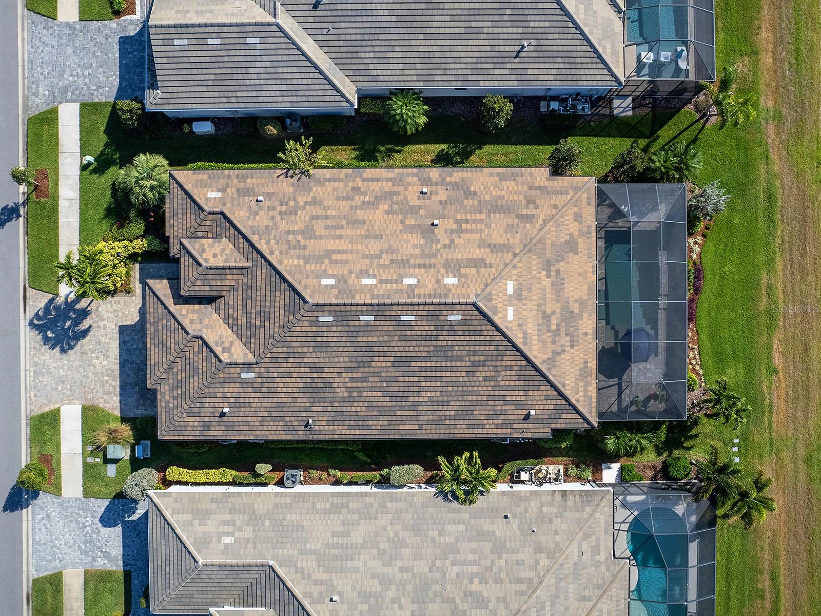 LAKEHOUSE COVE AT WATERSIDE - Residential