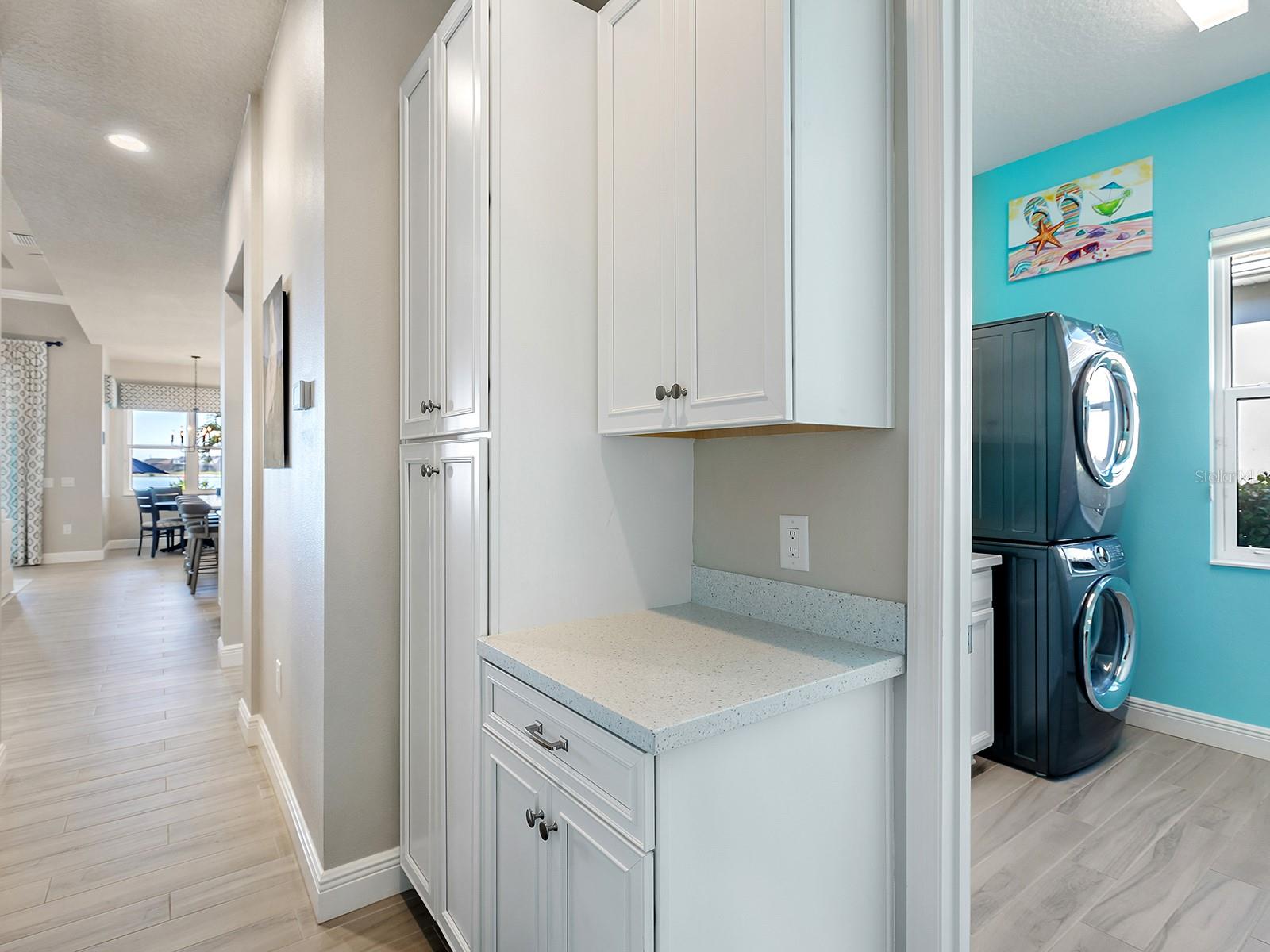 LAKEHOUSE COVE AT WATERSIDE - Residential