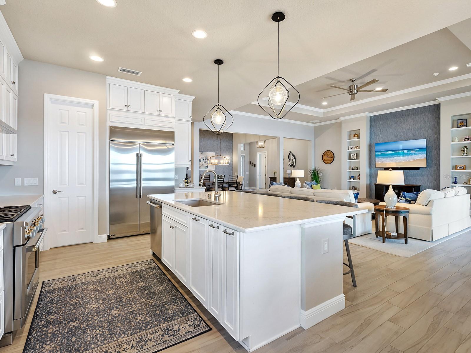 LAKEHOUSE COVE AT WATERSIDE - Residential