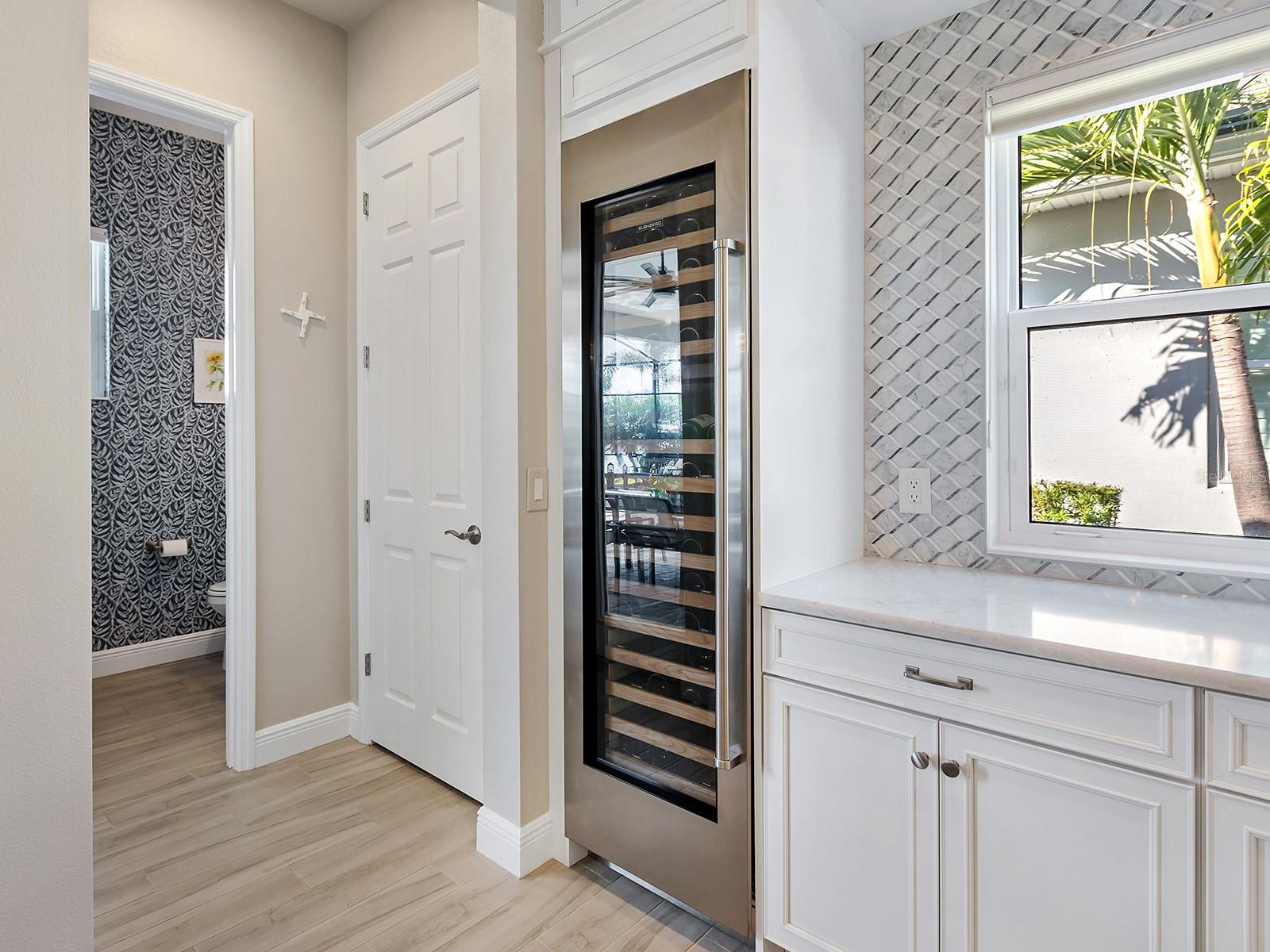 LAKEHOUSE COVE AT WATERSIDE - Residential