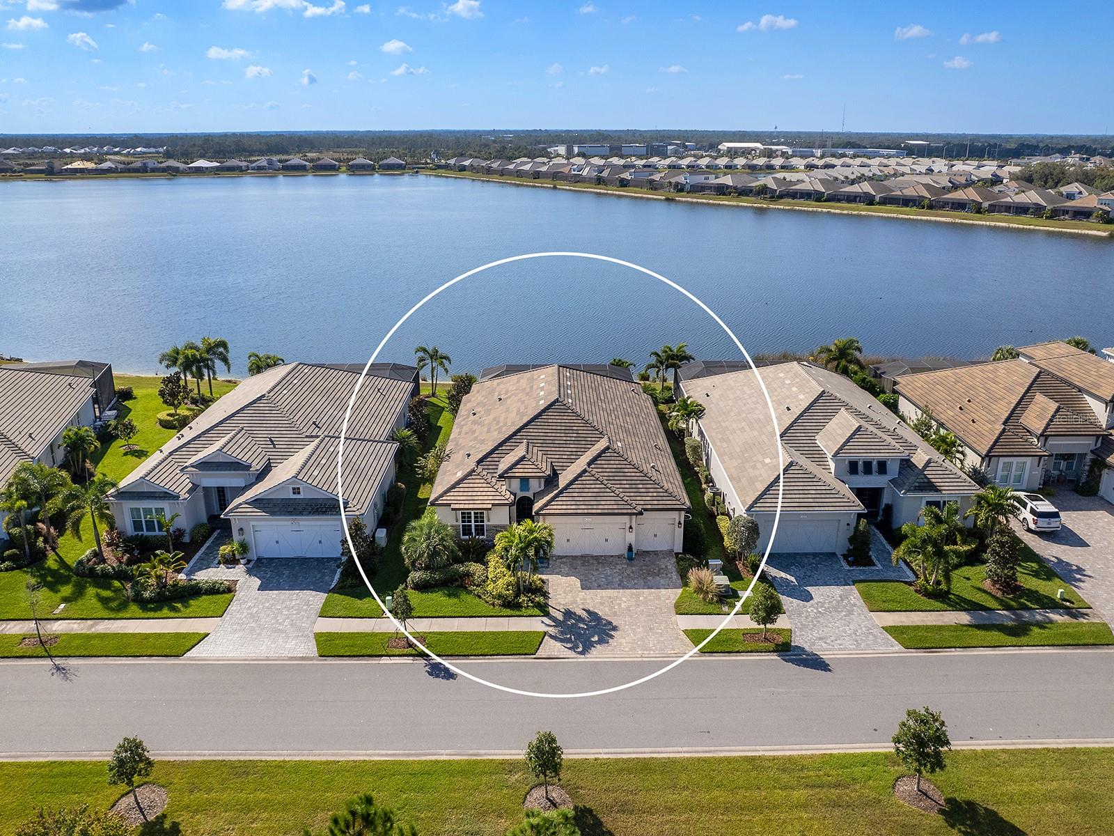 LAKEHOUSE COVE AT WATERSIDE - Residential