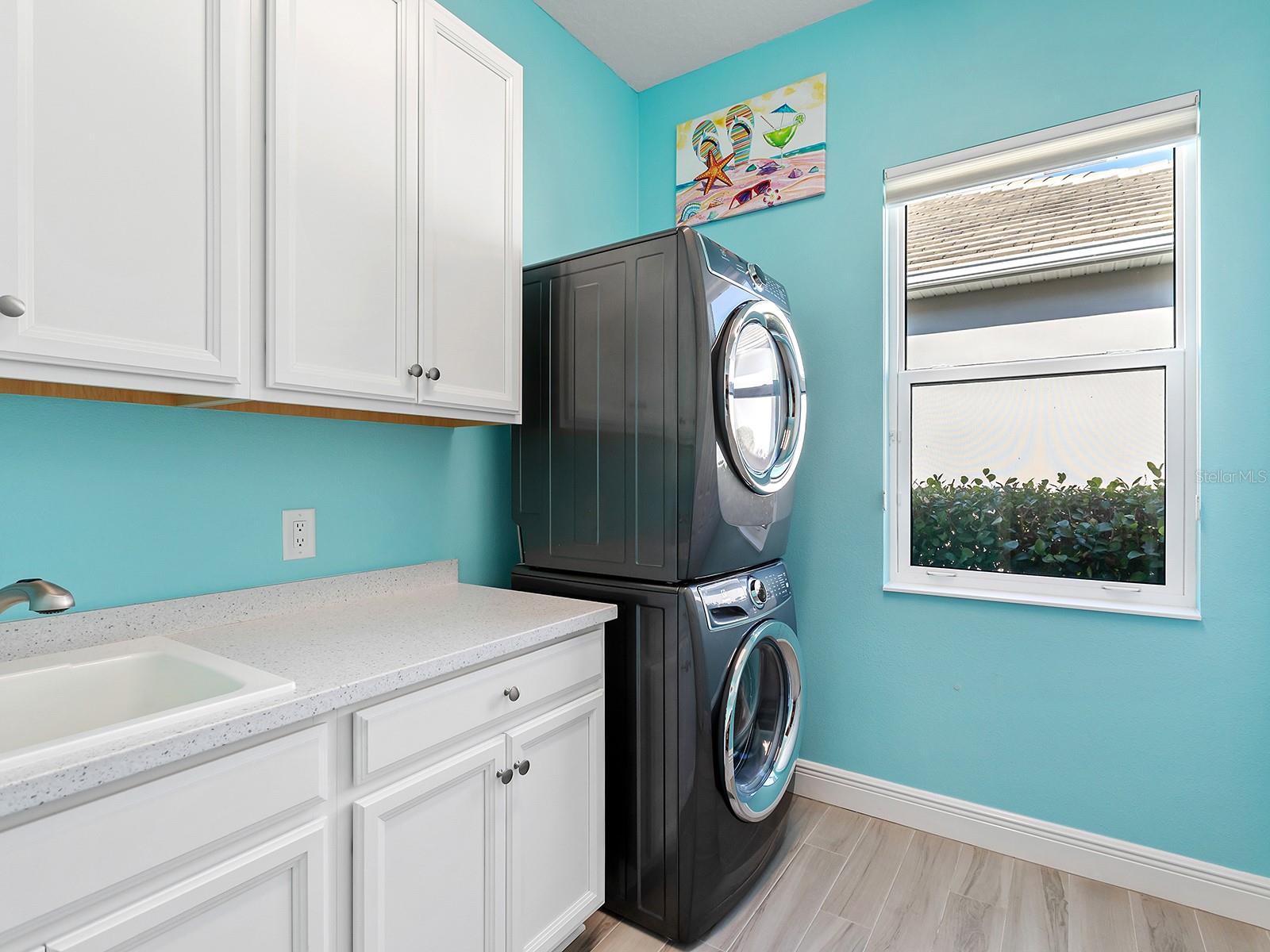 LAKEHOUSE COVE AT WATERSIDE - Residential