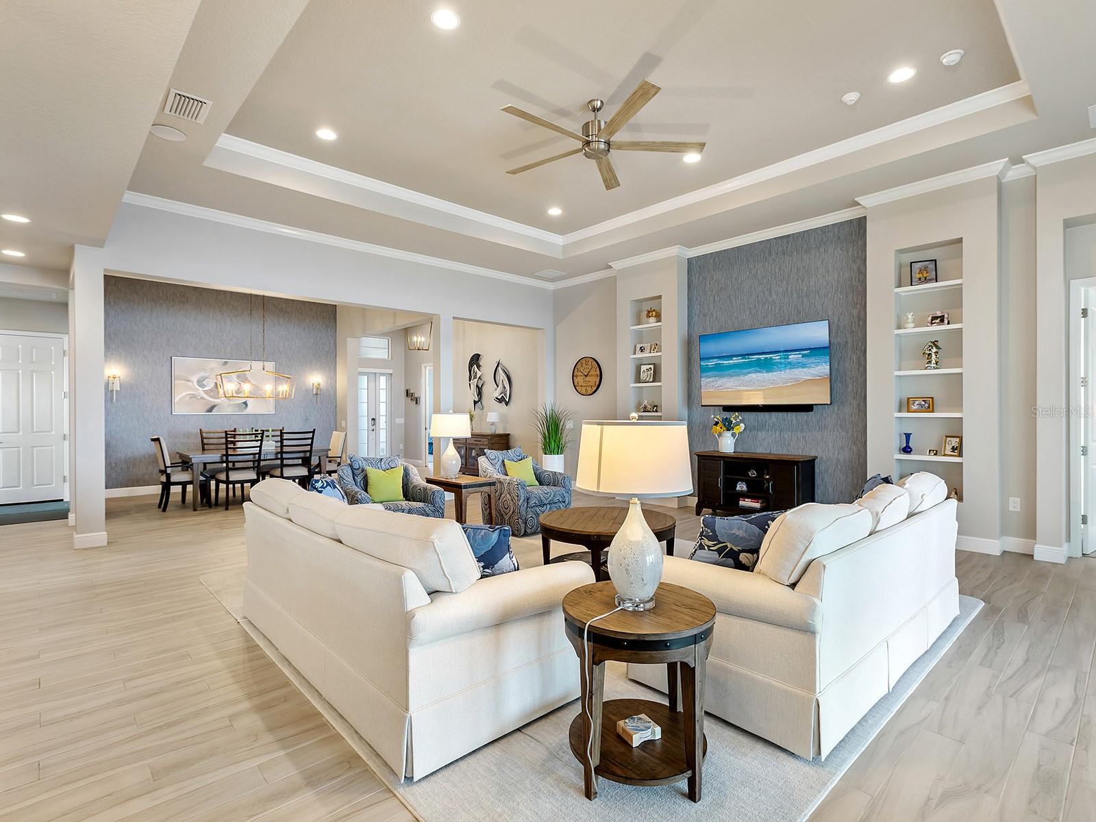 LAKEHOUSE COVE AT WATERSIDE - Residential