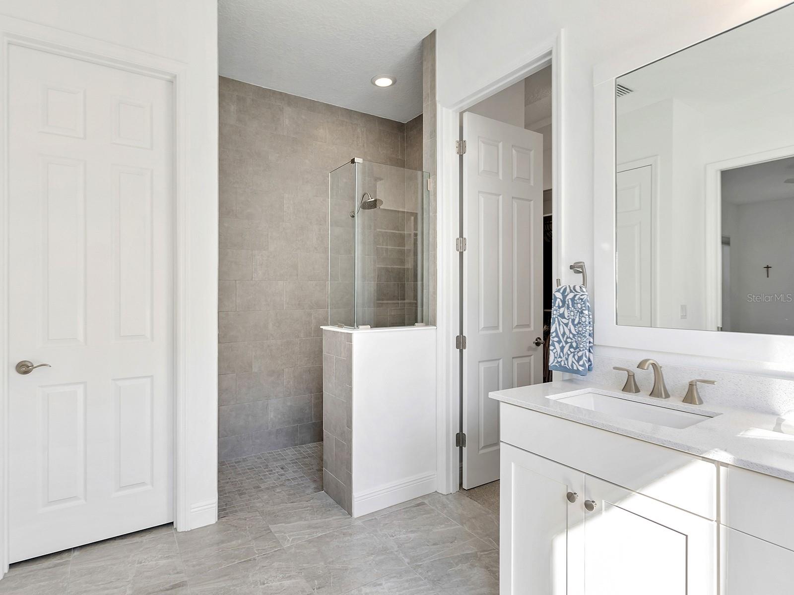 LAKEHOUSE COVE AT WATERSIDE - Residential