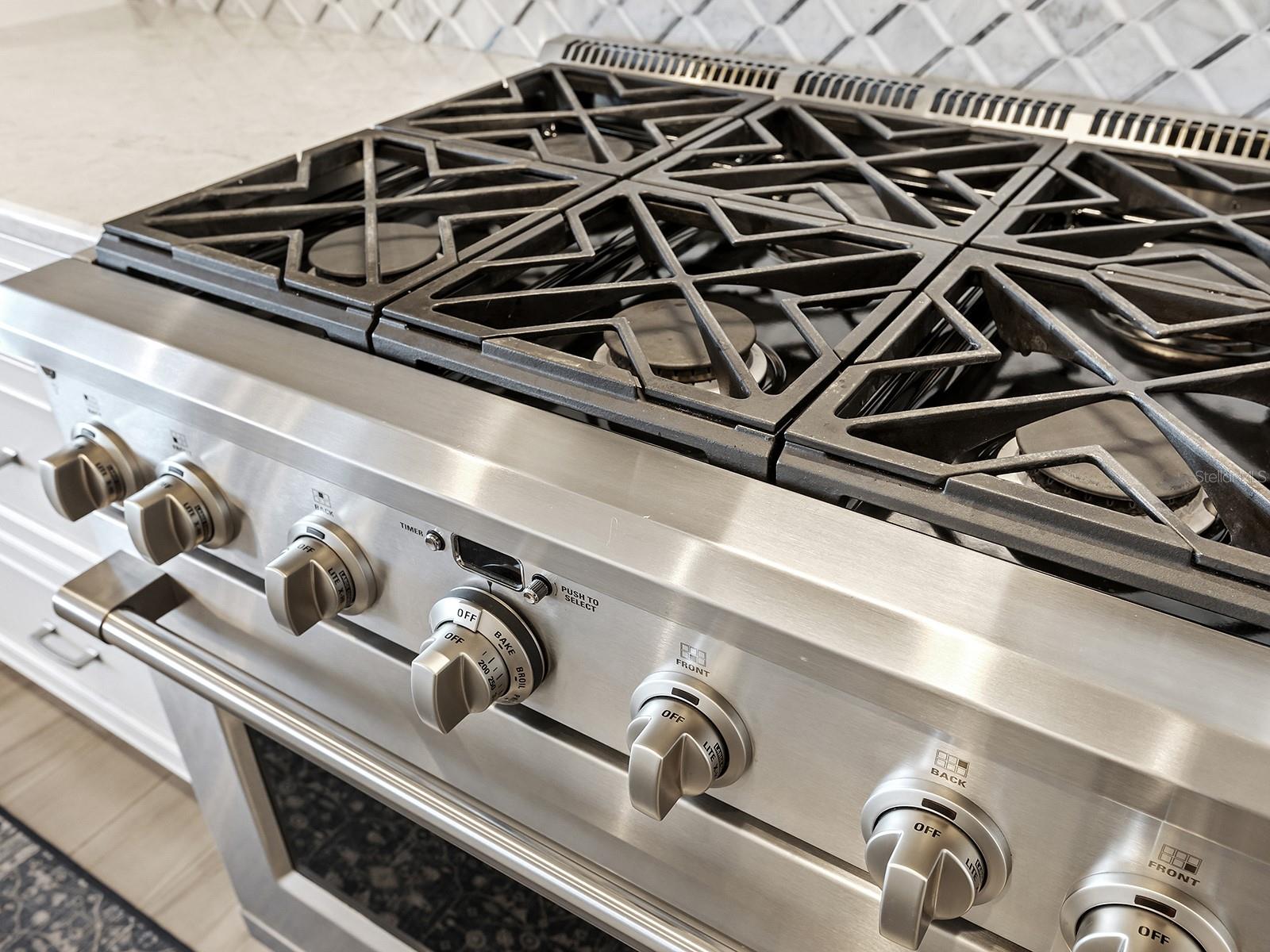 LAKEHOUSE COVE AT WATERSIDE - Residential