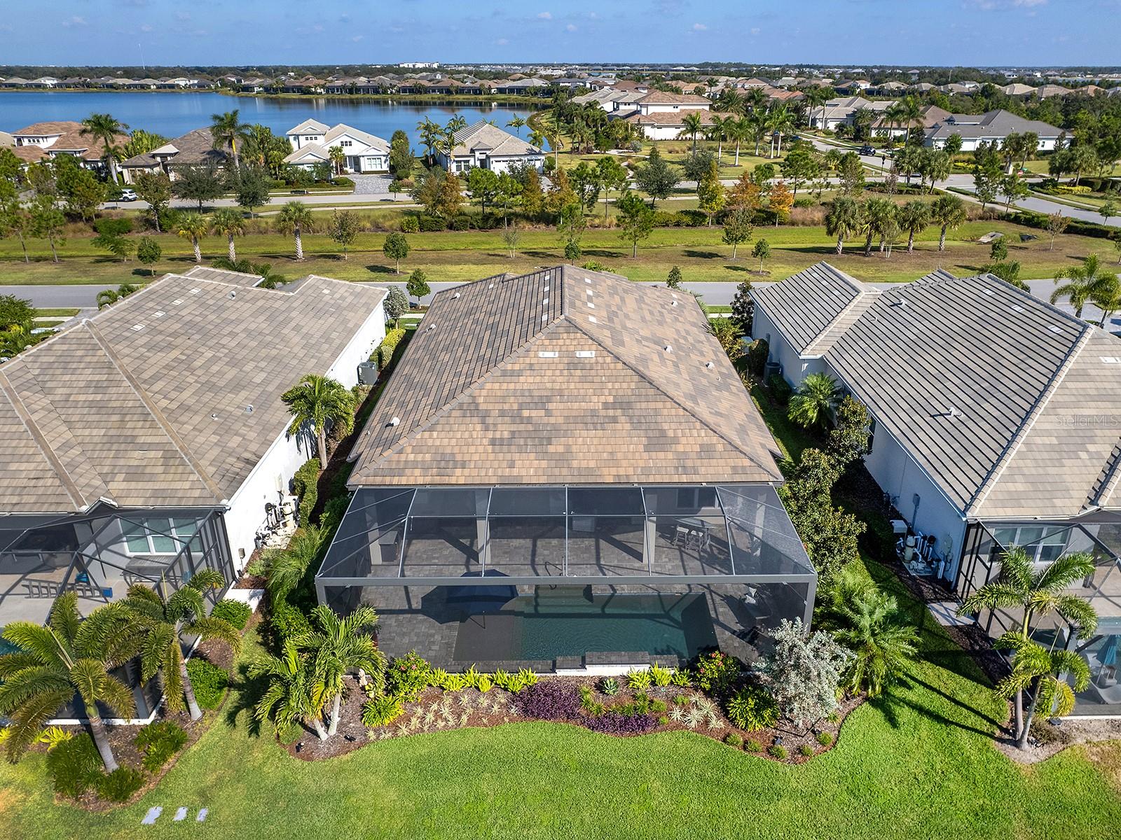 LAKEHOUSE COVE AT WATERSIDE - Residential
