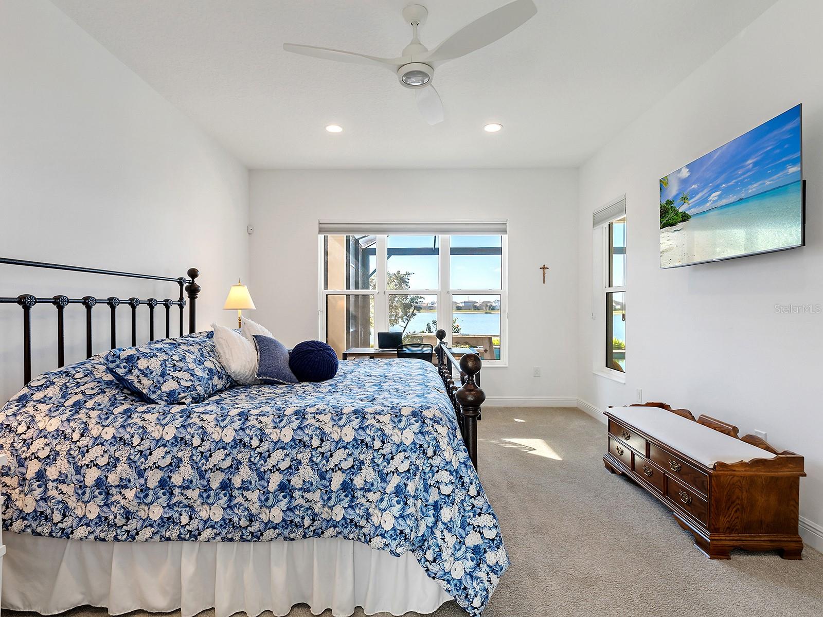 LAKEHOUSE COVE AT WATERSIDE - Residential