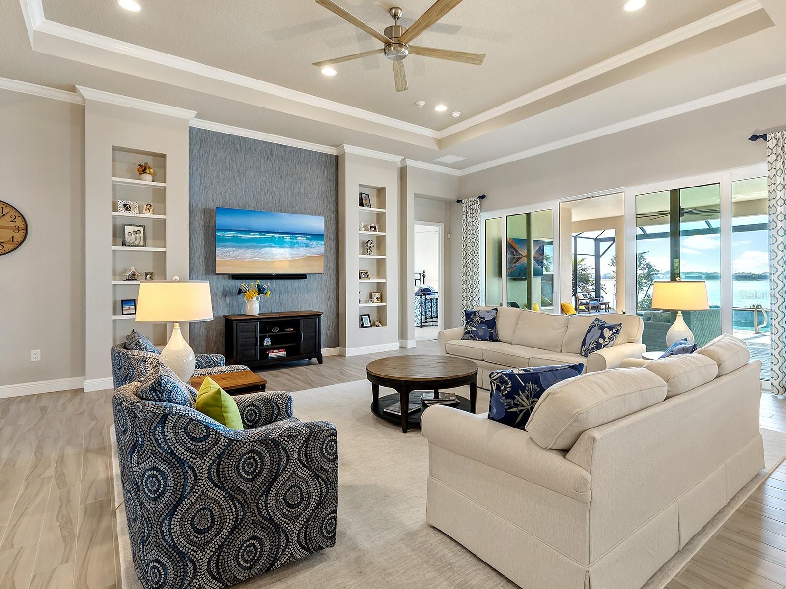 LAKEHOUSE COVE AT WATERSIDE - Residential