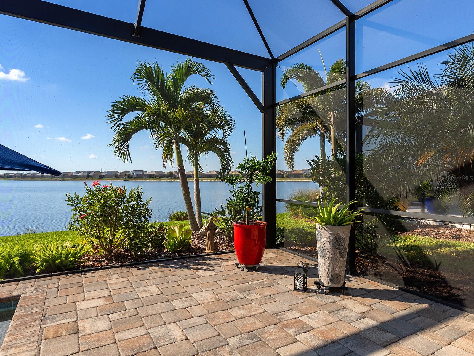 LAKEHOUSE COVE AT WATERSIDE - Residential