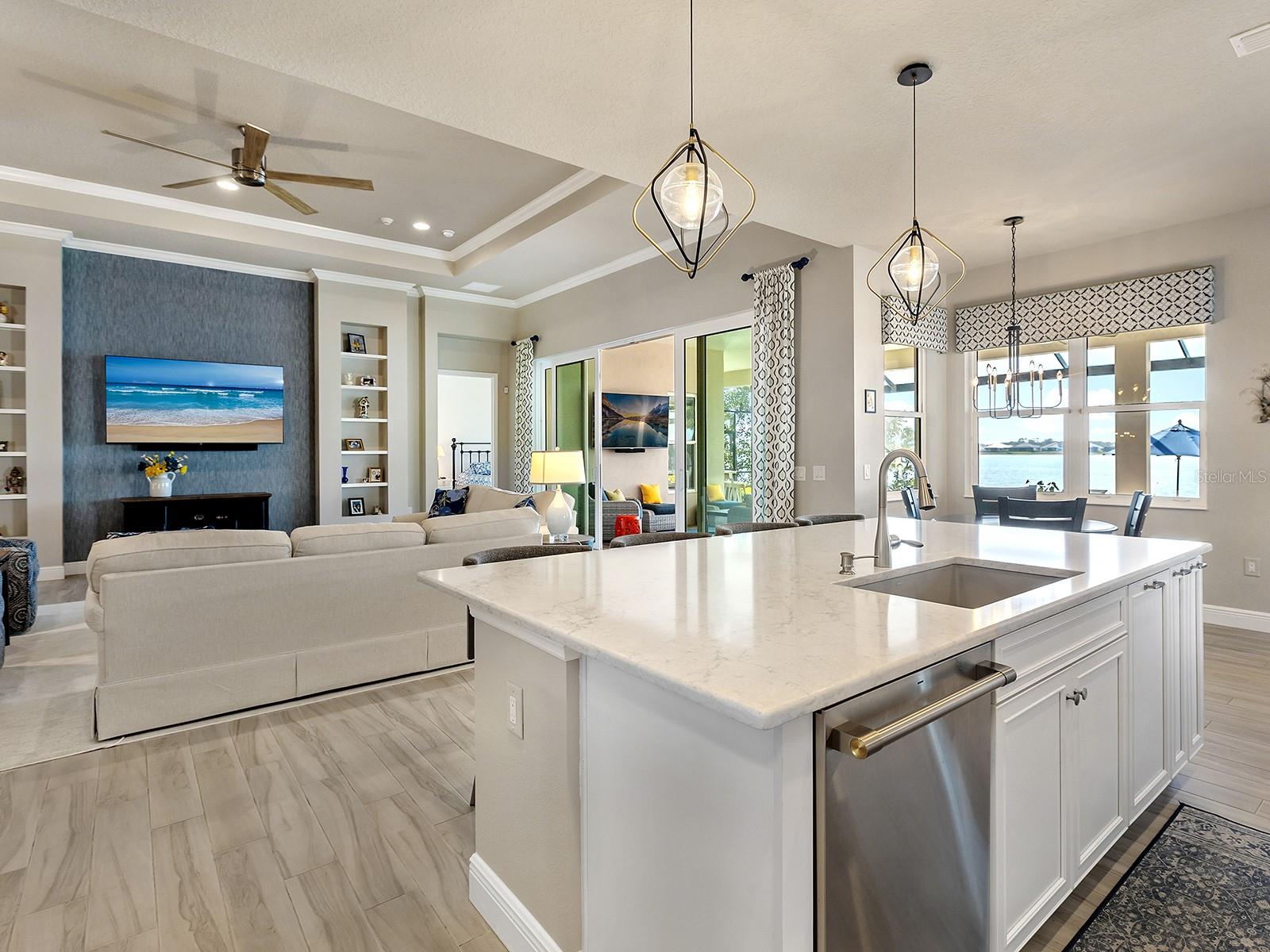 LAKEHOUSE COVE AT WATERSIDE - Residential