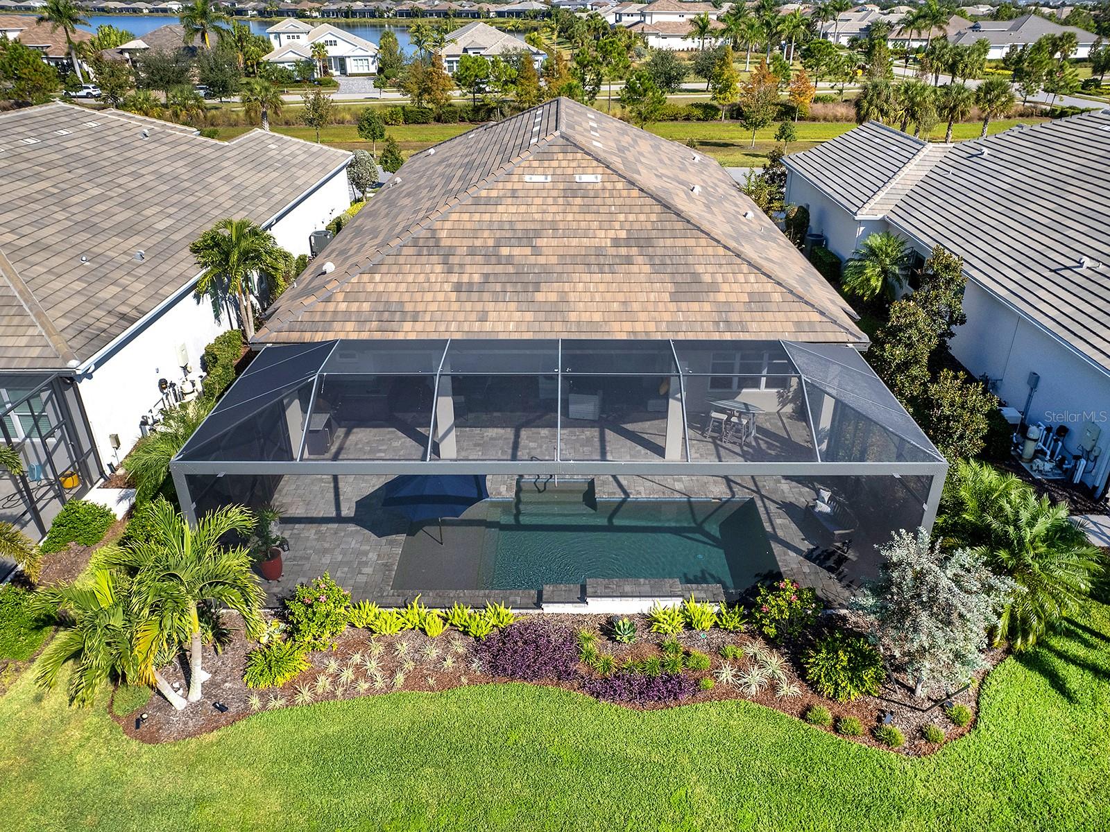 LAKEHOUSE COVE AT WATERSIDE - Residential