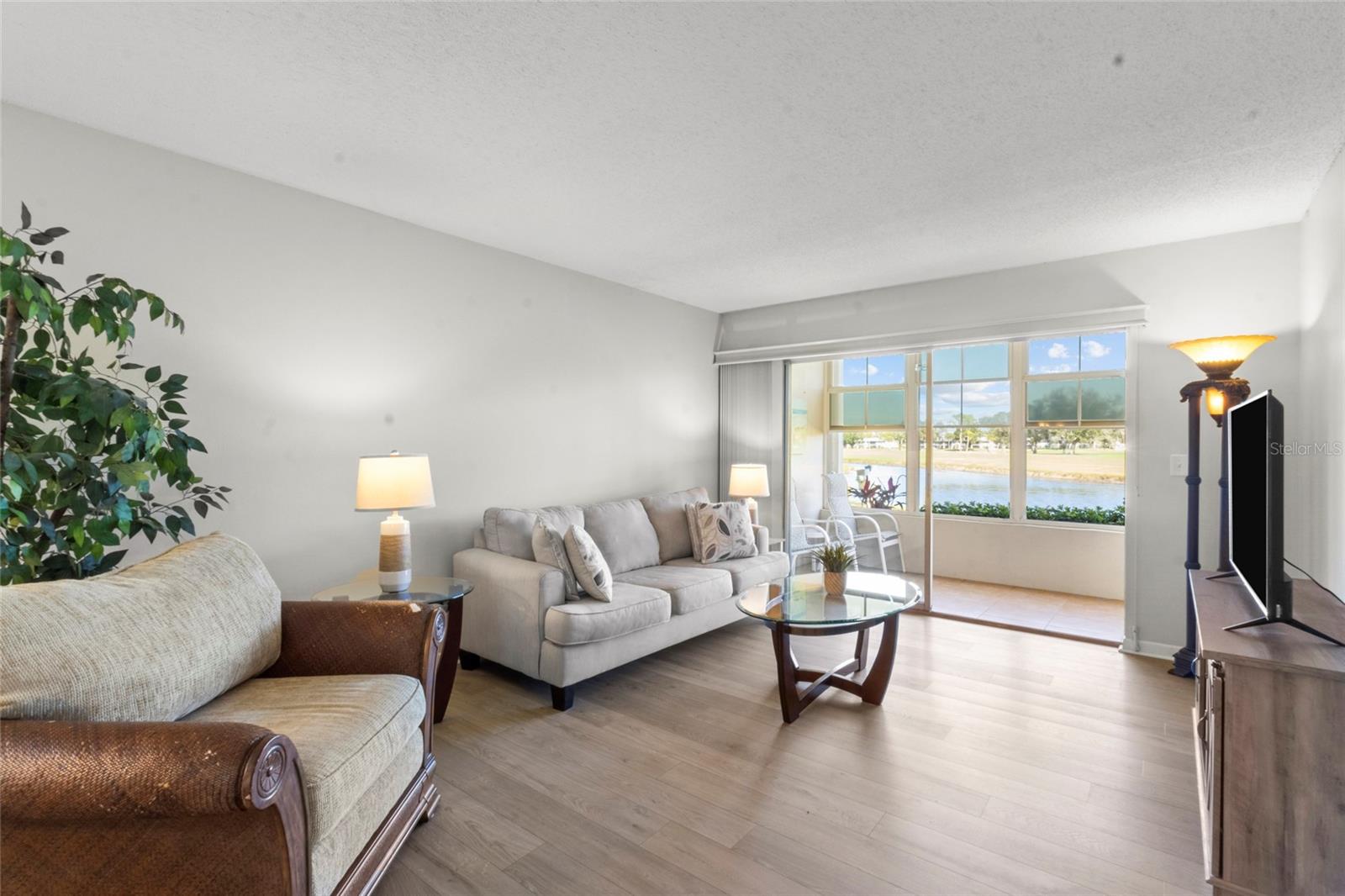 7193 W COUNTRY CLUB DRIVE N 140