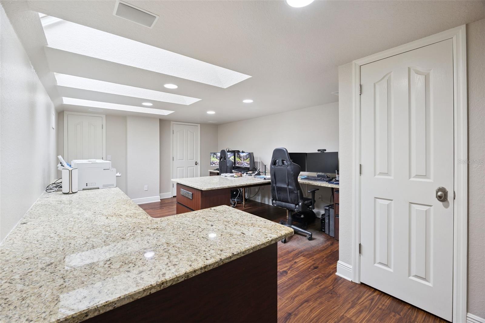 DEER ISLAND PH 02 - Residential