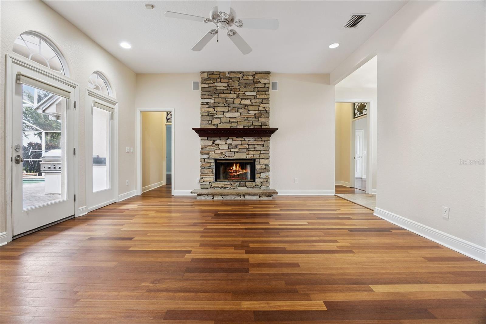 DEER ISLAND PH 02 - Residential