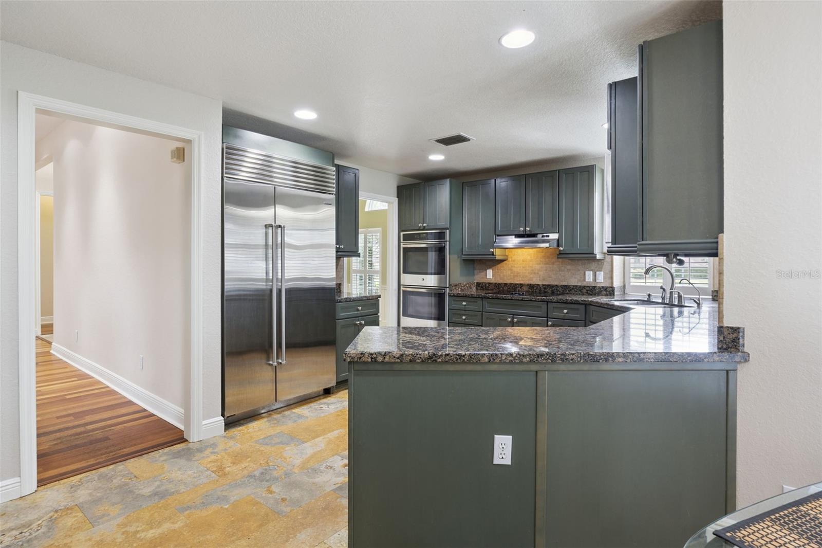 DEER ISLAND PH 02 - Residential