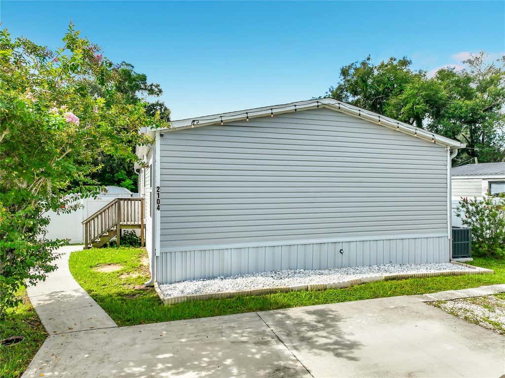 Photo of 2104 Old Dixie Highway, Apopka, FL 32712 (MLS # O6433480)