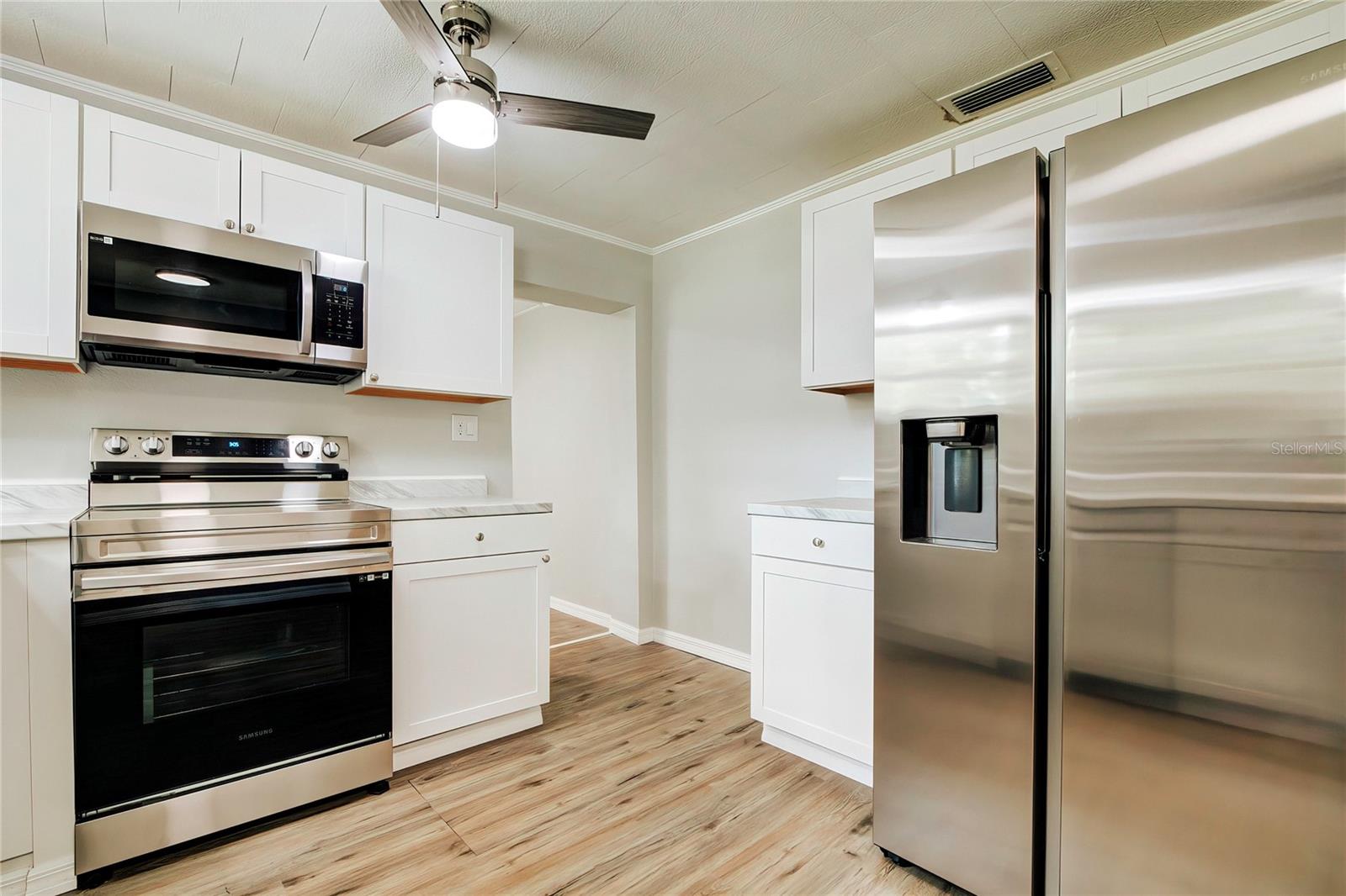 MEADOUVISTA - Residential