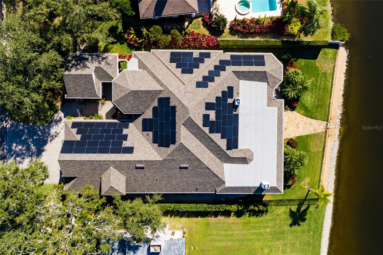 8402 TALLAHASSEE DRIVE NE