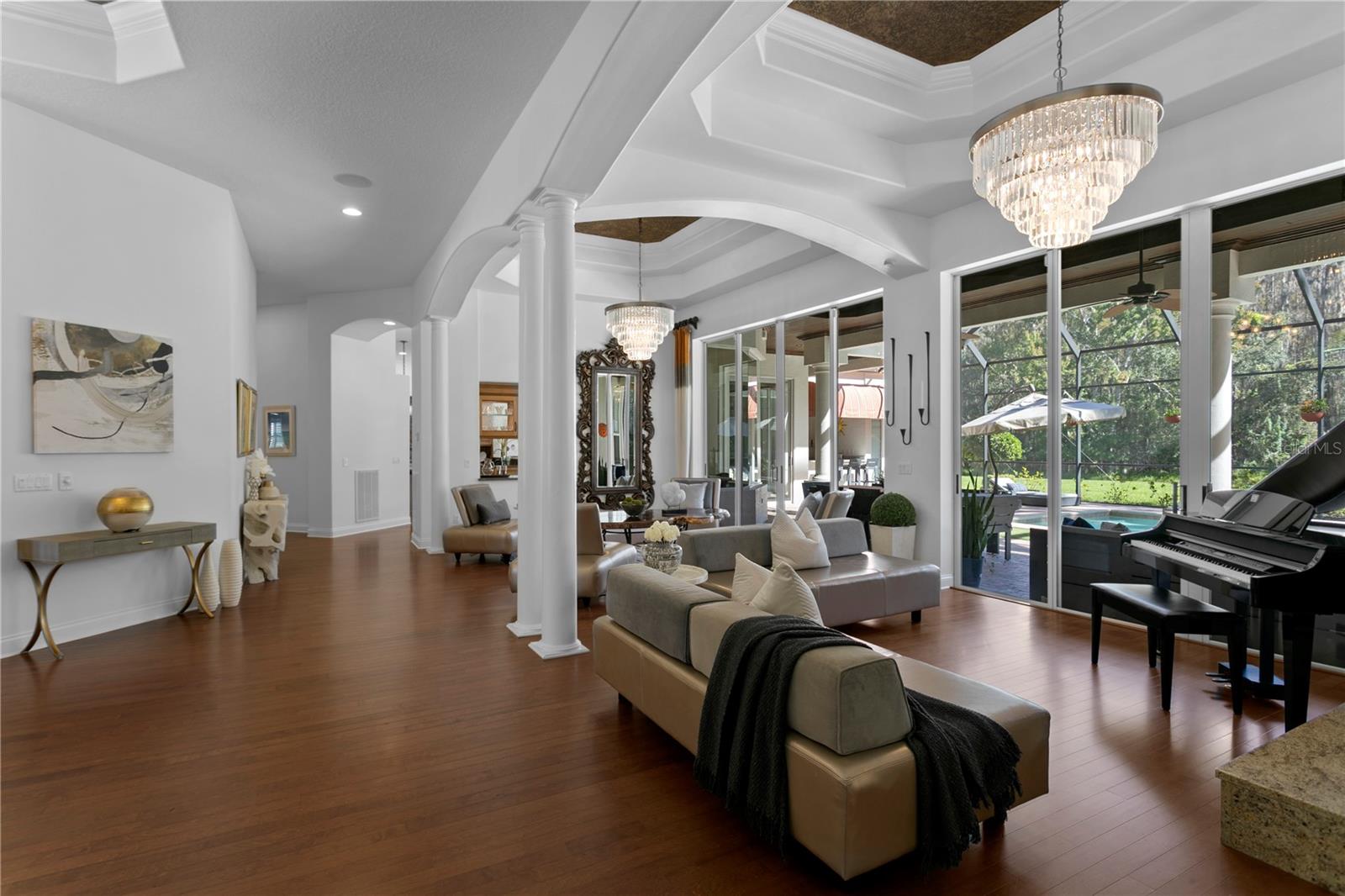 CHEVAL POLO & GOLF CL PHAS - Residential