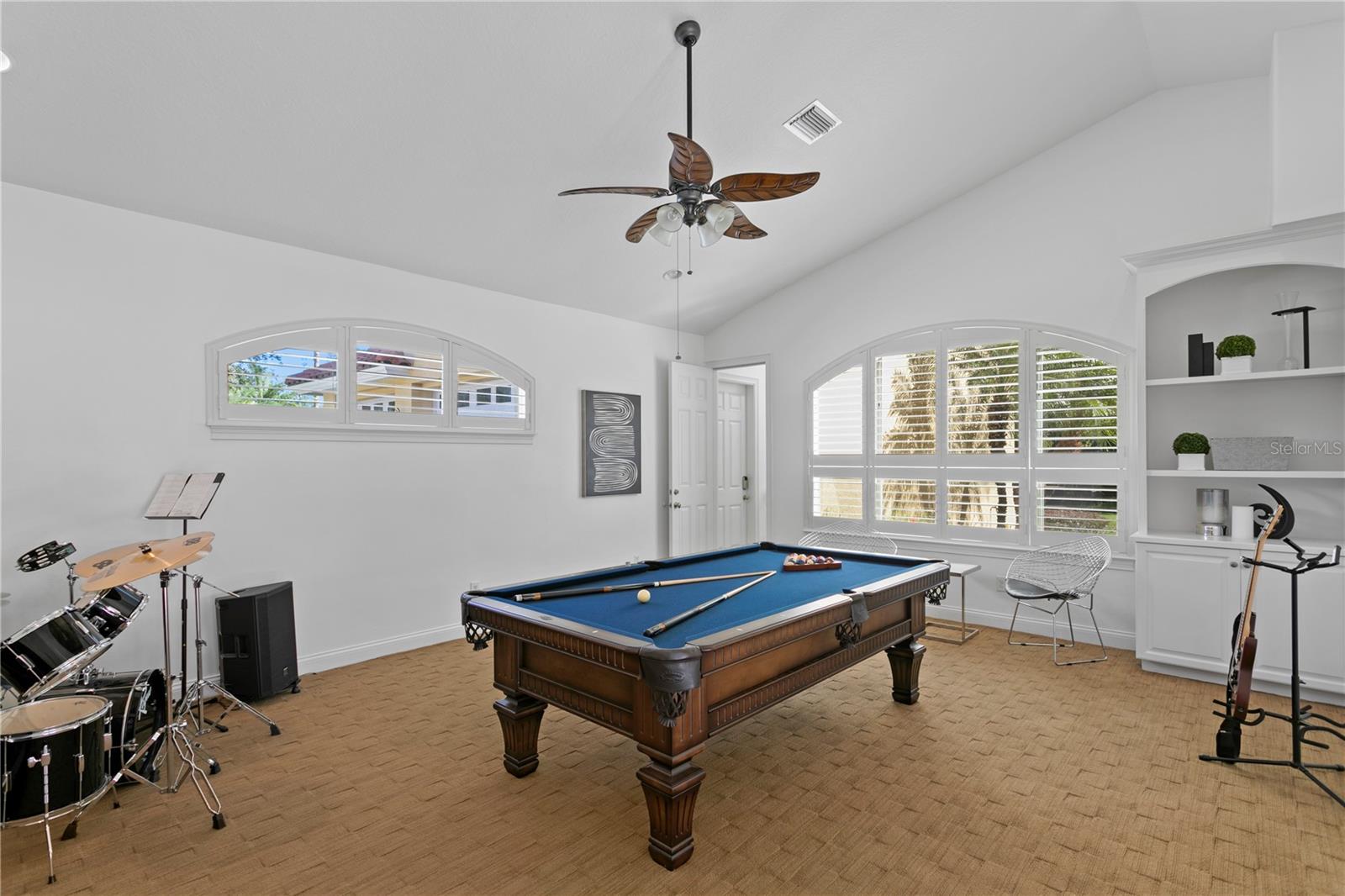 CHEVAL POLO & GOLF CL PHAS - Residential