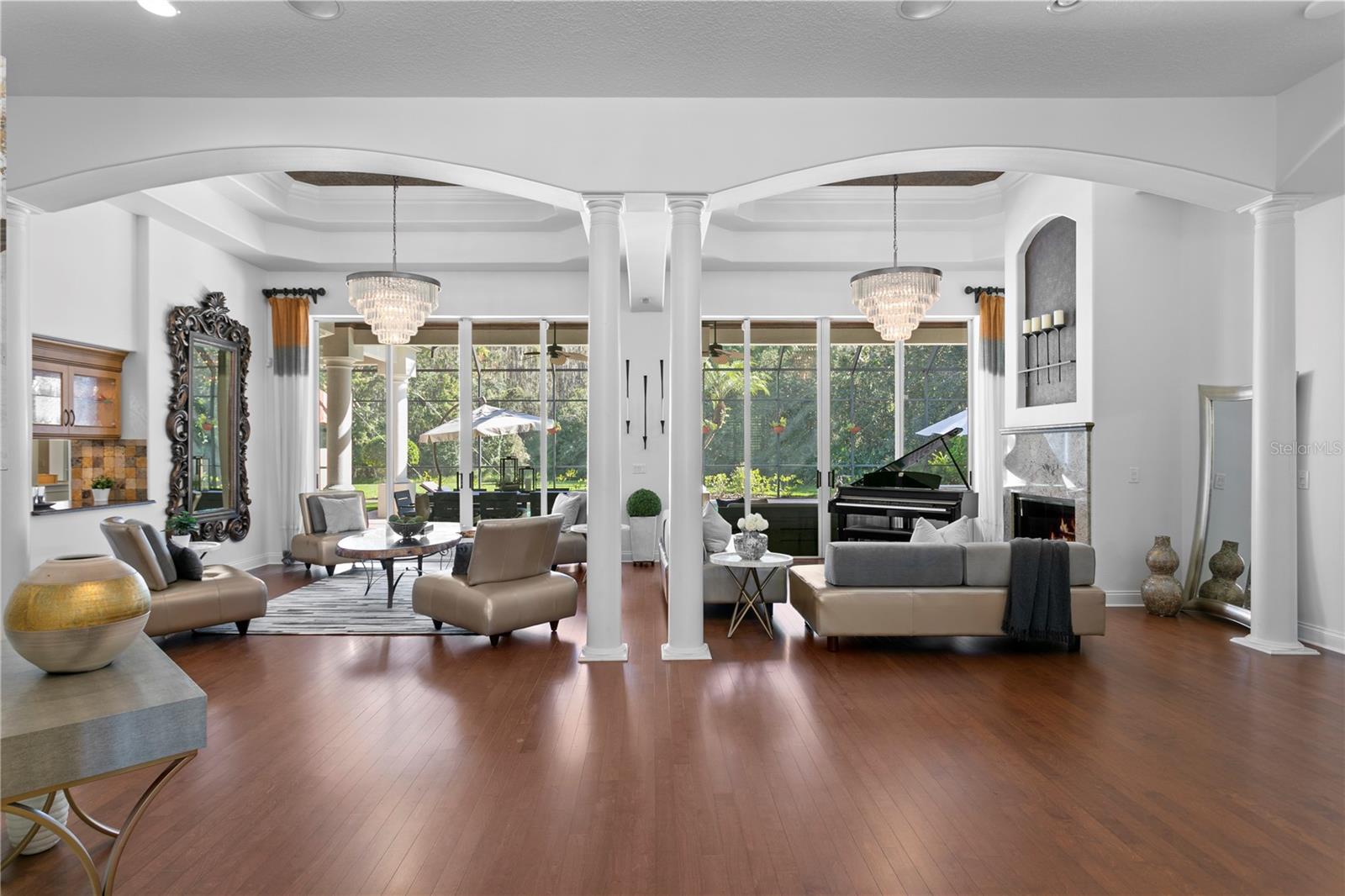 CHEVAL POLO & GOLF CL PHAS - Residential