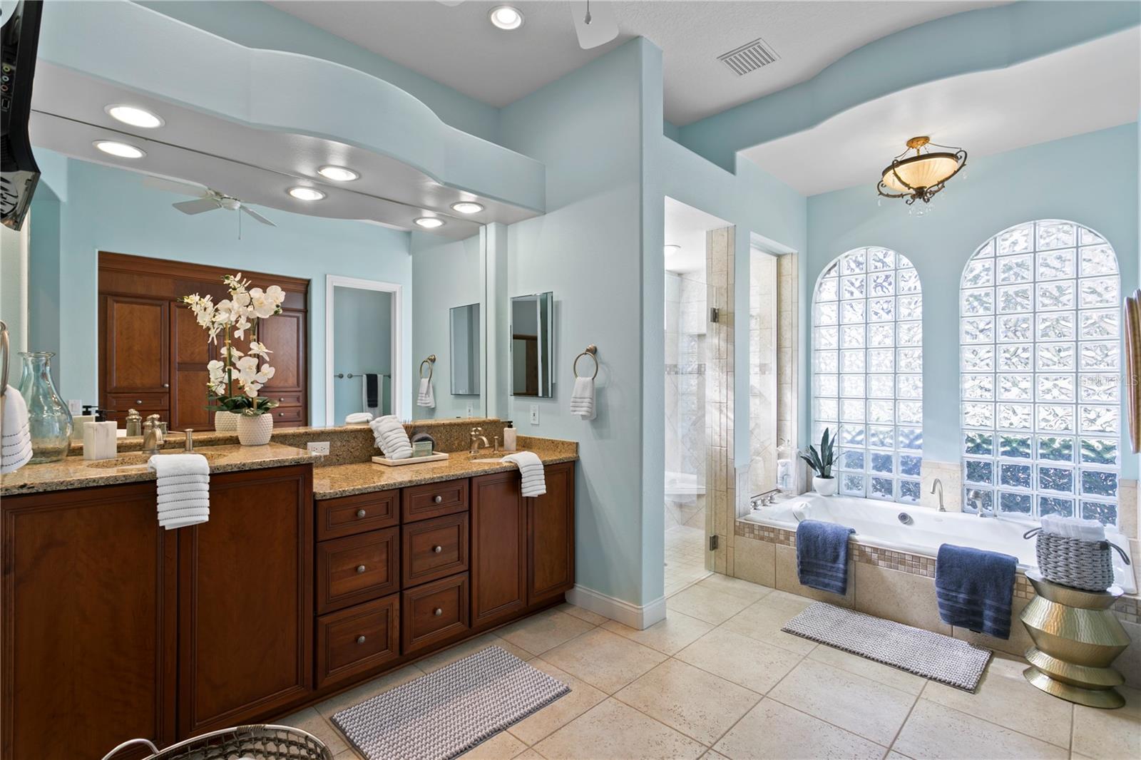 CHEVAL POLO & GOLF CL PHAS - Residential