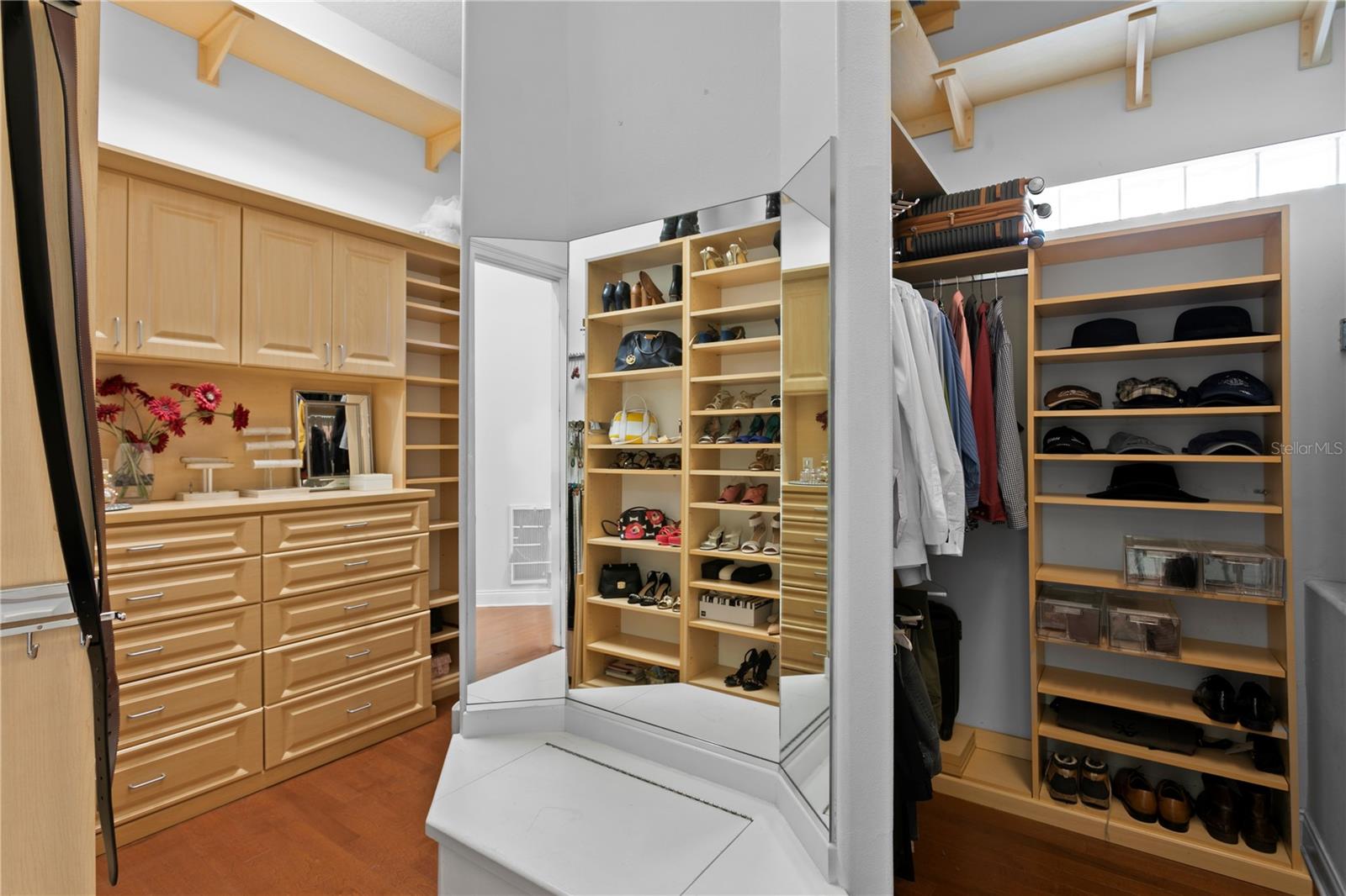 CHEVAL POLO & GOLF CL PHAS - Residential