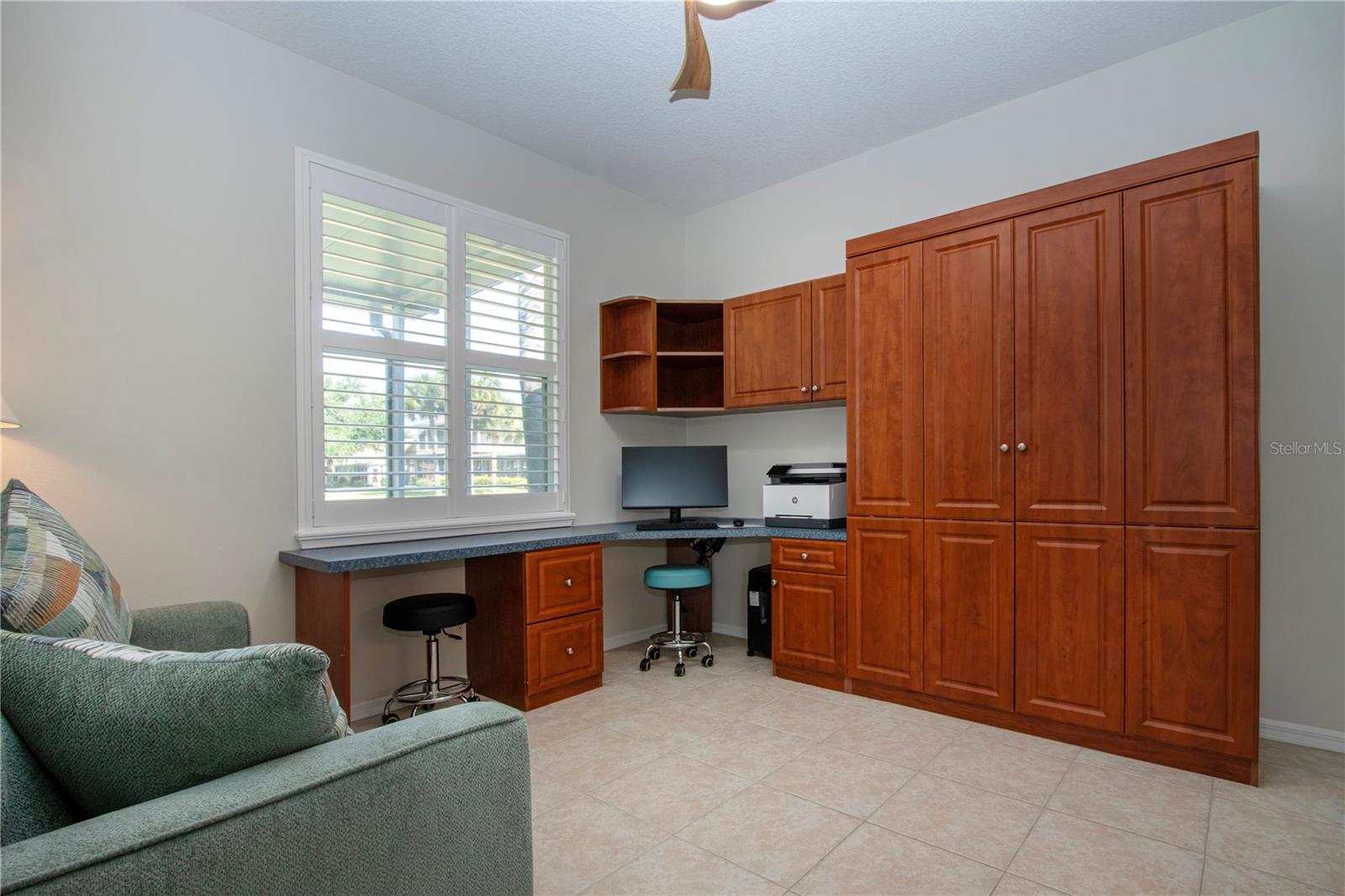 HUNTINGTON CONDO - Residential