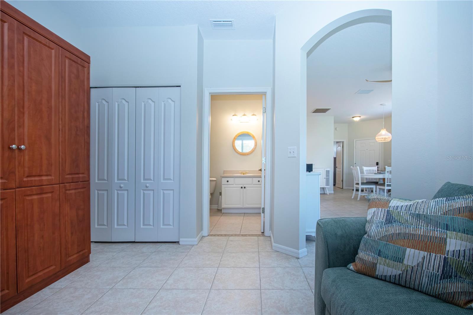 HUNTINGTON CONDO - Residential