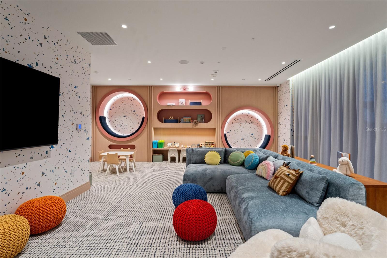 RITZ CARLTON RESIDENCES - Residential