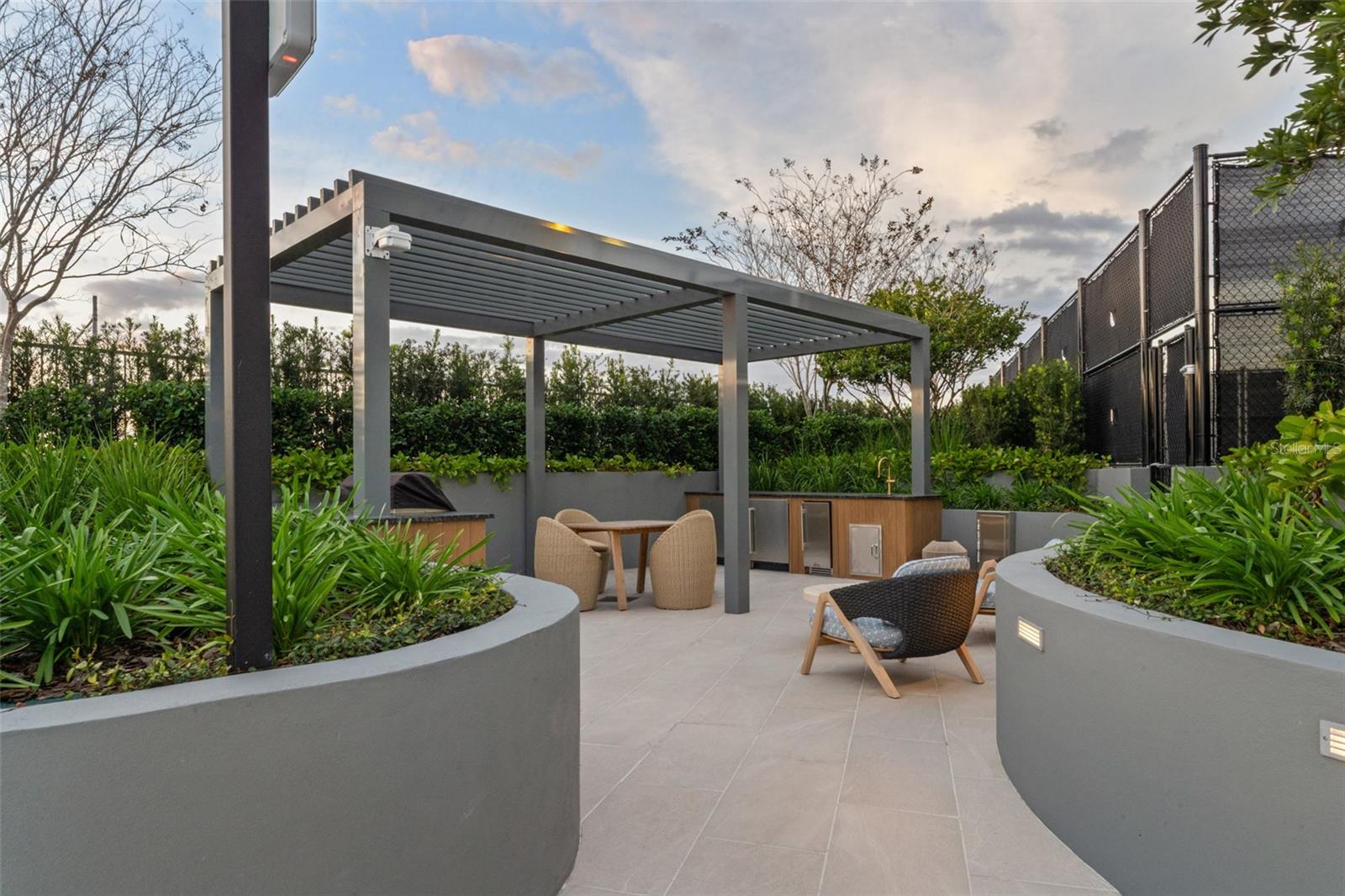 RITZ CARLTON RESIDENCES - Residential