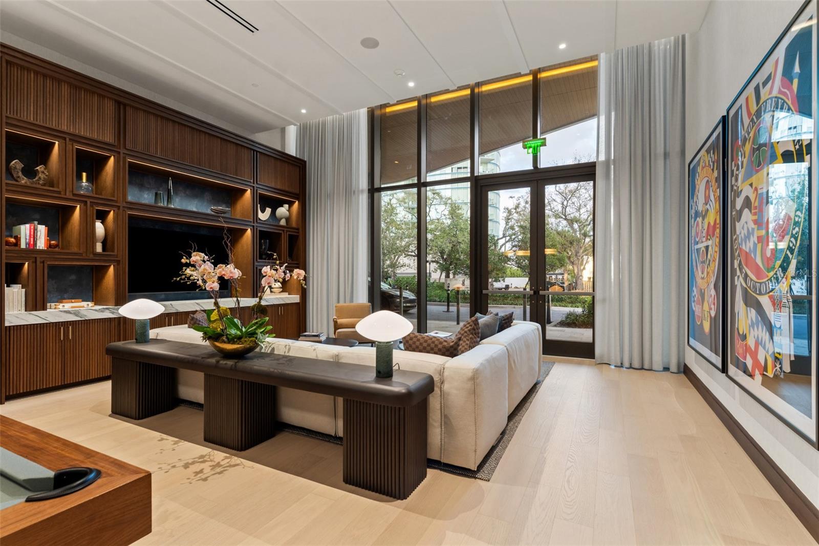 RITZ CARLTON RESIDENCES - Residential