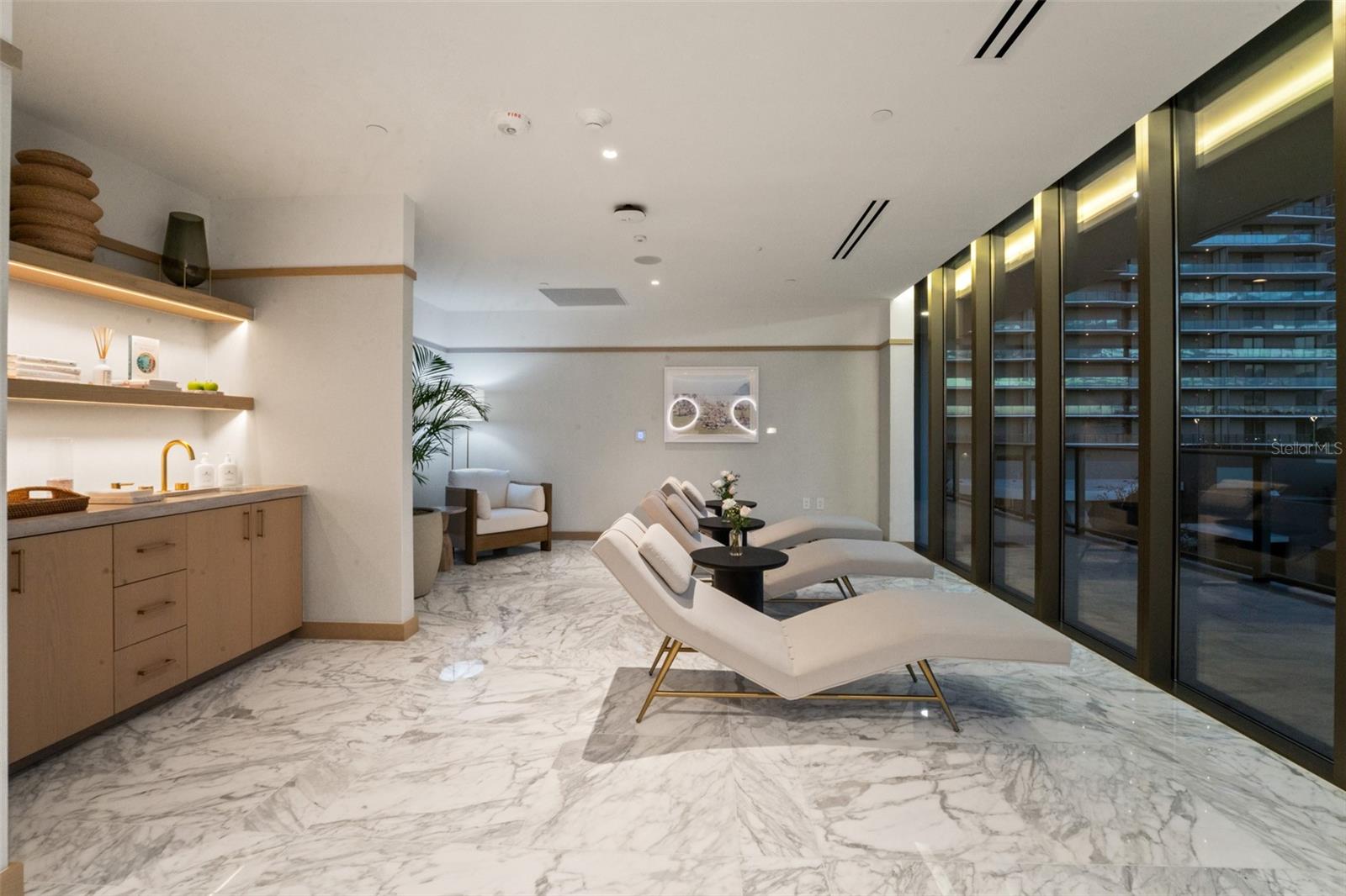 RITZ CARLTON RESIDENCES - Residential