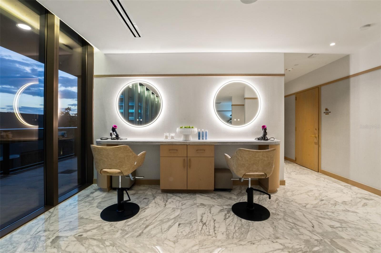 RITZ CARLTON RESIDENCES - Residential